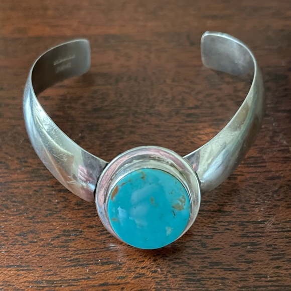 Native American Turquoise & Sterling Cuff bracelet beautiful stone!!!! - Picture 11 of 11
